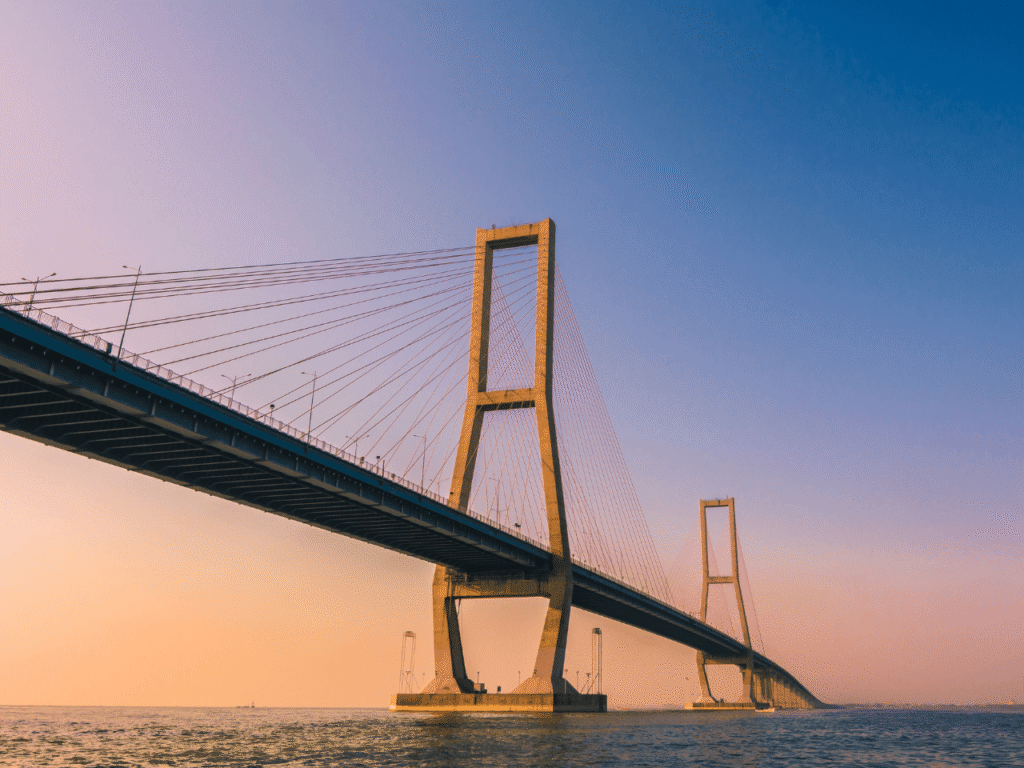 Porque o Betão é Usado na Construção de Pontes betonfort angola